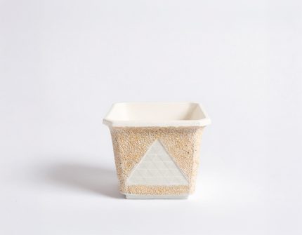 Vaso em brita quadrado de triangulo