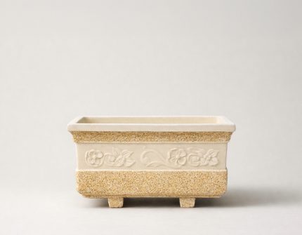 Floreira em brita com flores pequena